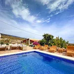 Exquisite Rural House With Garden, Pool And Sea Views