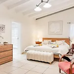 샬레 Exquisite Rural House With Garden, Pool And Sea Views *
