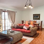 Exquisite Rural House With Garden, Pool And Sea Views 샬레 Arico Viejo