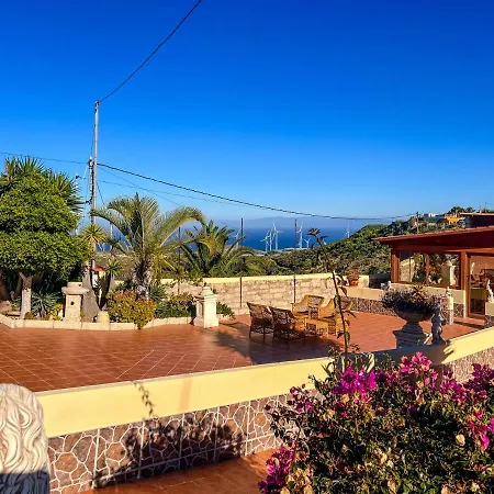 Exquisite Rural House With Garden, Pool And Sea Views