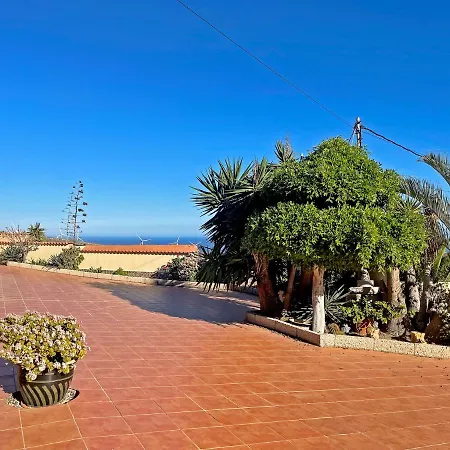Chalet Exquisite Rural House With Garden, Pool And Sea Views Arico Viejo