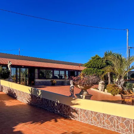 Exquisite Rural House With Garden, Pool And Sea Views