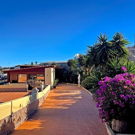 Exquisite Rural House With Garden, Pool And Sea Views Arico Viejo