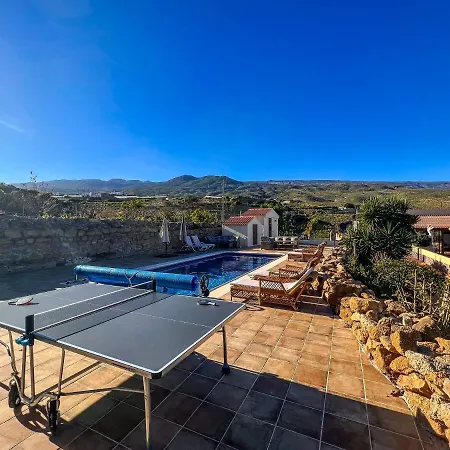 Chalet Exquisite Rural House With Garden, Pool And Sea Views