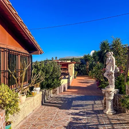 Exquisite Rural House With Garden, Pool And Sea Views *