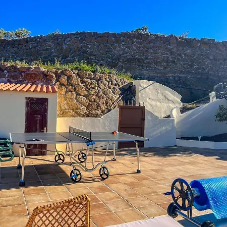 Chalet Exquisite Rural House With Garden, Pool And Sea Views Arico Viejo