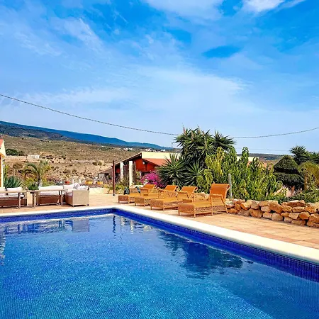 Chalet Exquisite Rural House With Garden, Pool And Sea Views