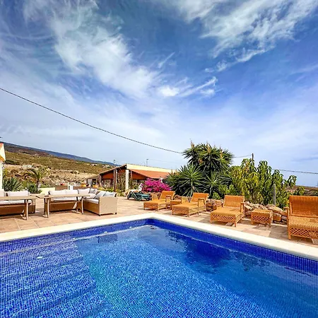 Exquisite Rural House With Garden, Pool And Sea Views