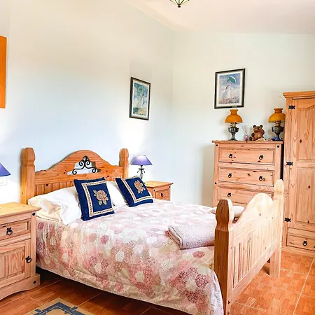 Exquisite Rural House With Garden, Pool And Sea Views Chalet *