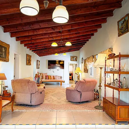 Exquisite Rural House With Garden, Pool And Sea Views *