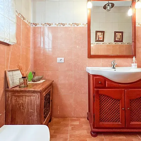 Exquisite Rural House With Garden, Pool And Sea Views *