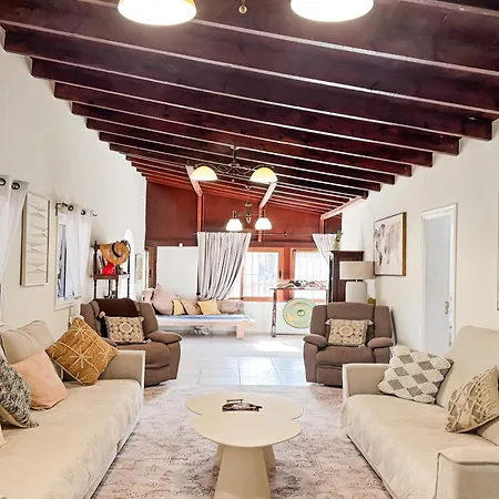 Exquisite Rural House With Garden, Pool And Sea Views *
