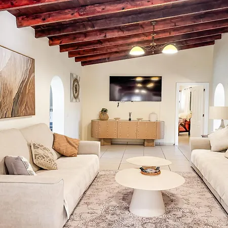 Exquisite Rural House With Garden, Pool And Sea Views *