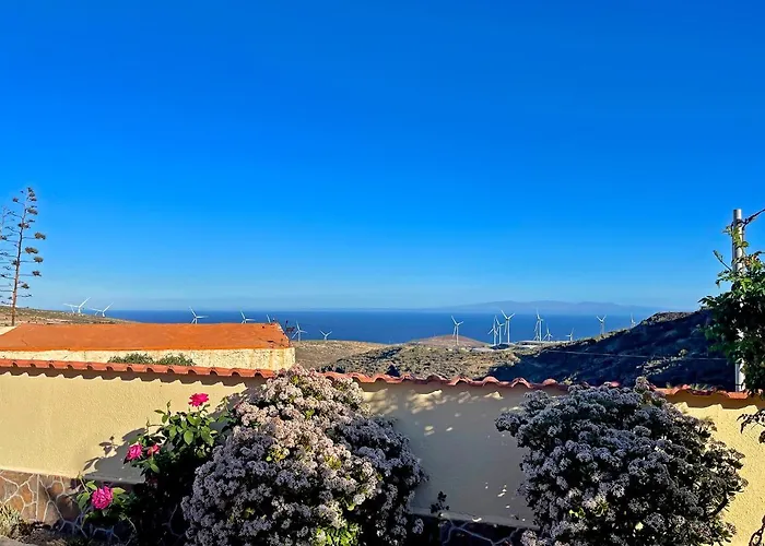 شاليه Exquisite Rural House With Garden, Pool And Sea Views