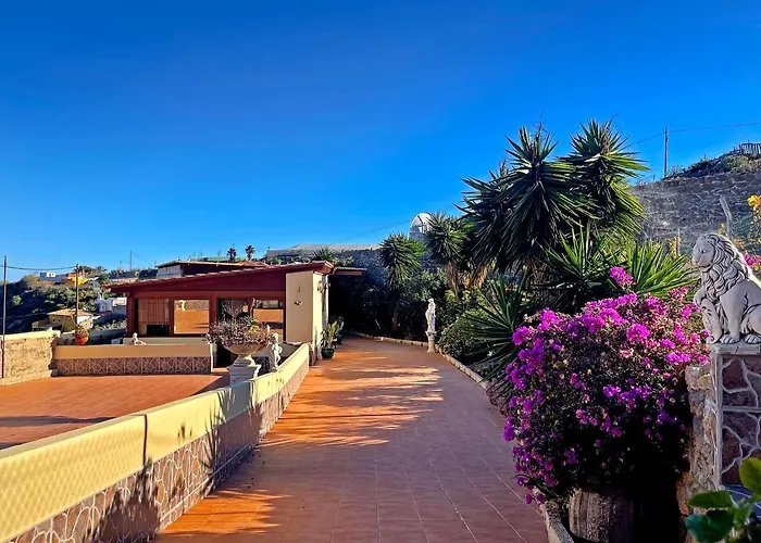 Exquisite Rural House With Garden, Pool And Sea Views Arico Viejo