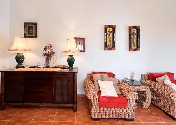 شاليه Exquisite Rural House With Garden, Pool And Sea Views *