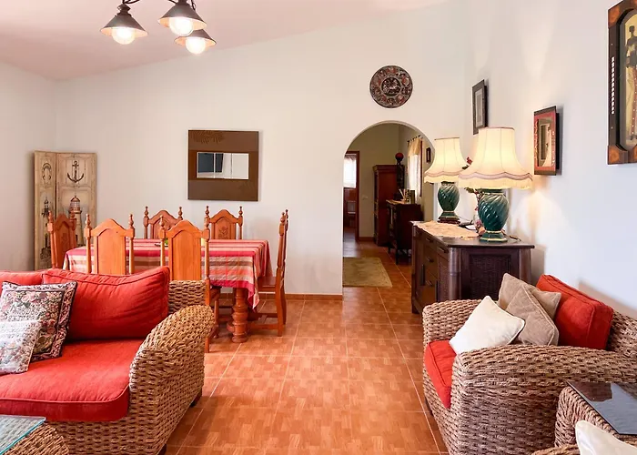 Exquisite Rural House With Garden, Pool And Sea Views *