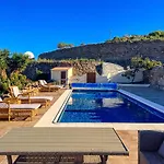 Exquisite Rural House With Garden, Pool And Sea Views Шале