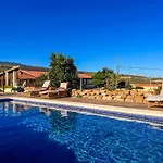 Exquisite Rural House With Garden, Pool And Sea Views Шале