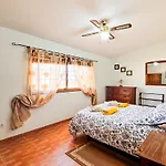 Шале Exquisite Rural House With Garden, Pool And Sea Views *