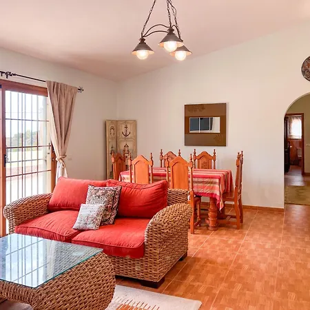 Domek alpejski Exquisite Rural House With Garden, Pool And Sea Views Arico Viejo