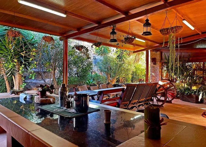 Exquisite Rural House With Garden, Pool And Sea Views