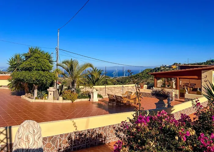 Exquisite Rural House With Garden, Pool And Sea Views