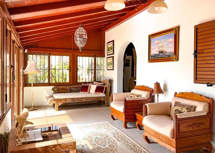 Exquisite Rural House With Garden, Pool And Sea Views Chalet *