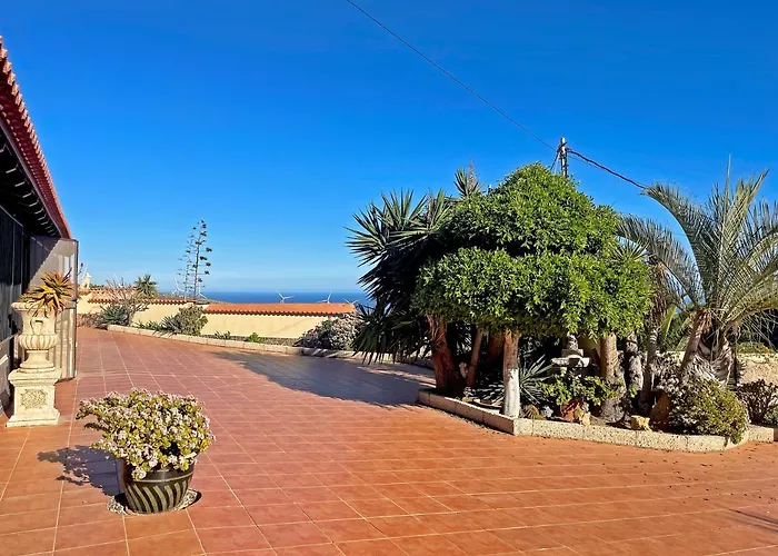 Chalet Exquisite Rural House With Garden, Pool And Sea Views Arico Viejo