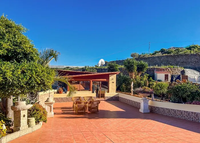 Exquisite Rural House With Garden, Pool And Sea Views Chalet