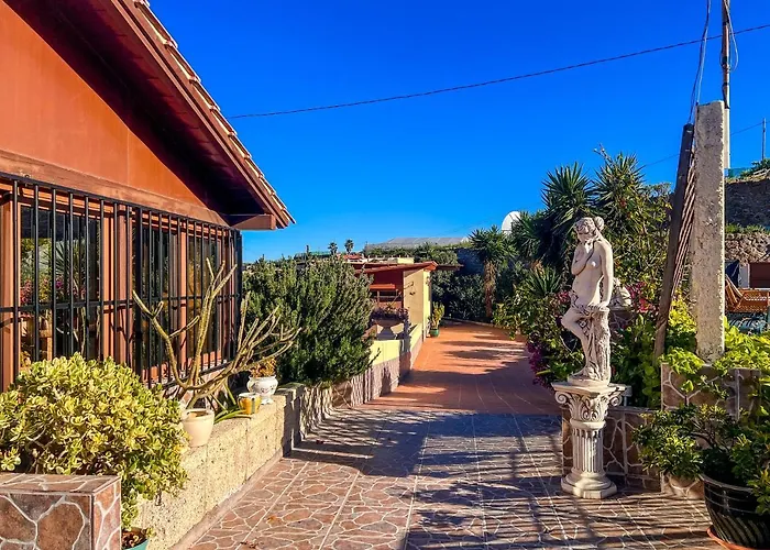 Exquisite Rural House With Garden, Pool And Sea Views *