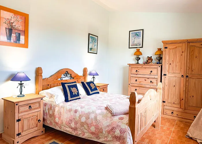 Exquisite Rural House With Garden, Pool And Sea Views 木屋 *