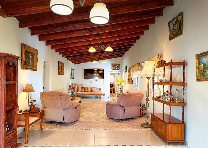 Exquisite Rural House With Garden, Pool And Sea Views *