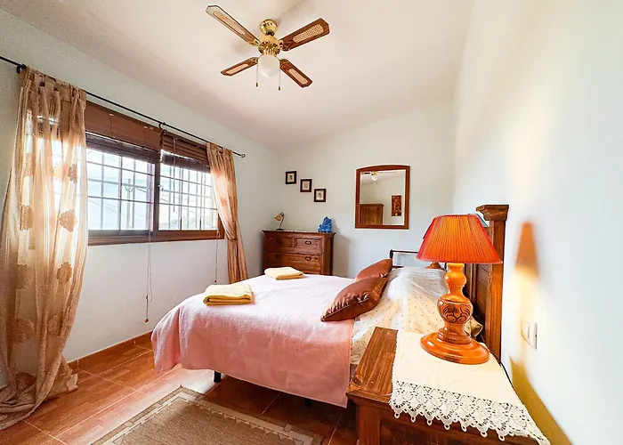 Exquisite Rural House With Garden, Pool And Sea Views