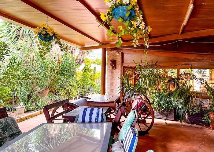 Chalet Exquisite Rural House With Garden, Pool And Sea Views Arico Viejo