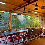 Exquisite Rural House With Garden, Pool And Sea Views Arico Viejo