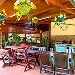 Exquisite Rural House With Garden, Pool And Sea Views Σαλέ
