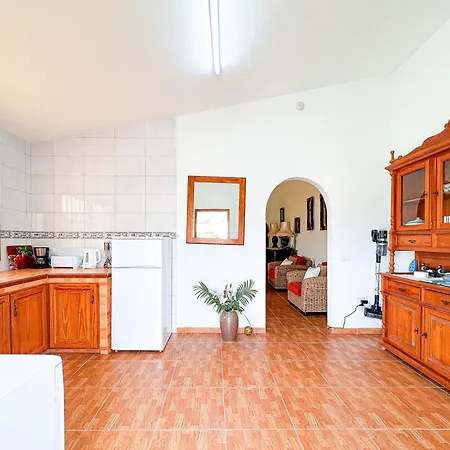 Domek alpejski Exquisite Rural House With Garden, Pool And Sea Views *